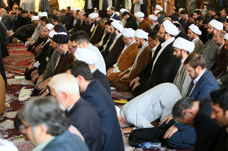 Iran: sunniti e sciiti pregano insieme a conferenza unità islamica