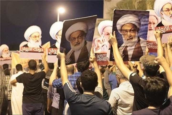 Bahreyn'de halk sokaklara indi