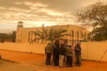 南非清真寺遇袭致两人死亡