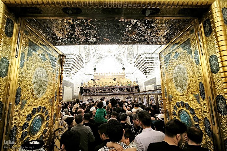 تقرير مصور | زوّار الأربعين الحسيني في مرقد الإمامين الكاظمين (عليهما السلام)
