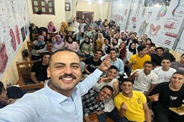 Egyptian Teacher Teaches Quran Memorizers for Free