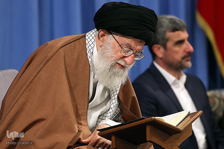 دیدار شرکت‌کنندگان مسابقات بین‌المللی قرآن با رهبر انقلاب