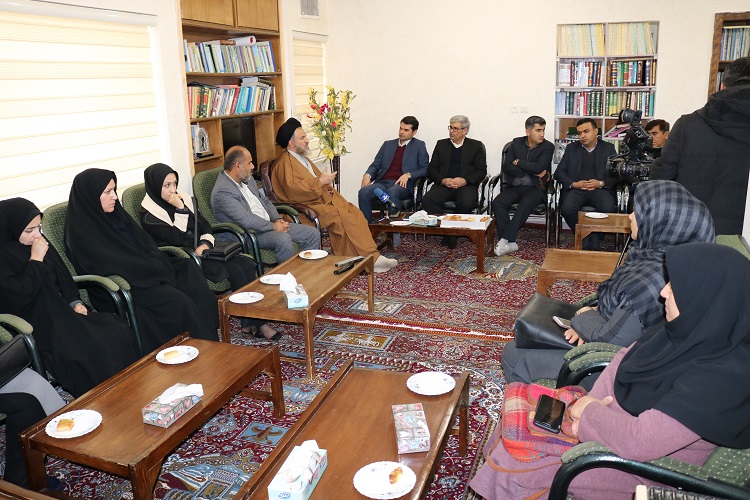دیدار جهادگران جهاددانشگاهی کهگیلویه‌وبویراحمد با آیت‌الله ملک حسینی