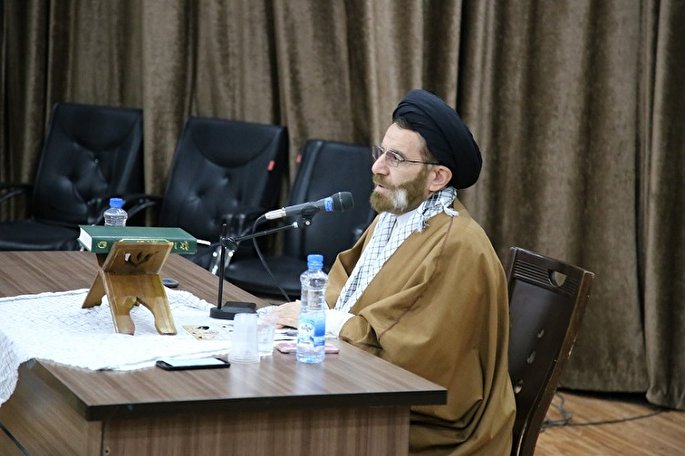 جوانان مؤمن، رویش‌های تازه انقلاب هستند/ جای شهدا خالی نیست