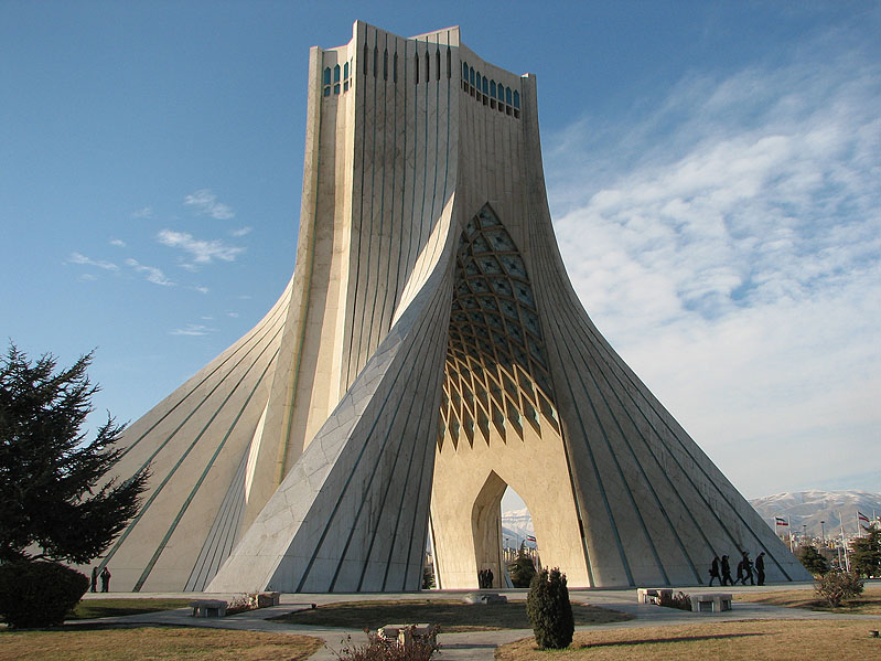 نمایشگاه نقاشی «نوای محرم» در برج آزادی