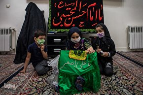 این خانه عزادار حسین(ع) است