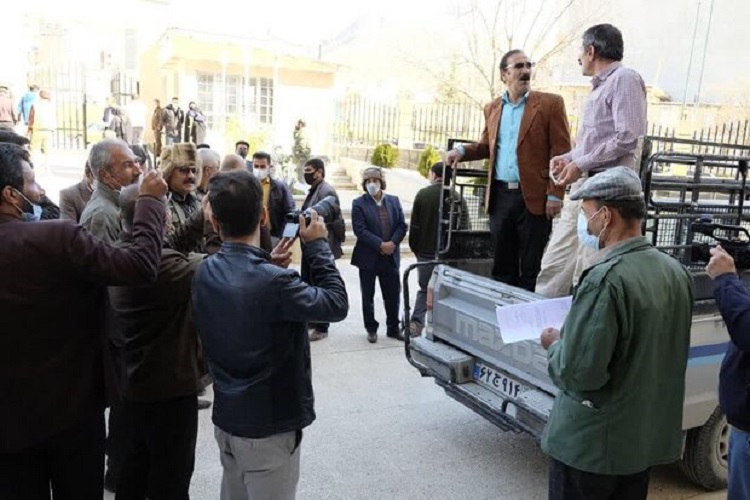 نمایش خیابانی نه به اسلحه