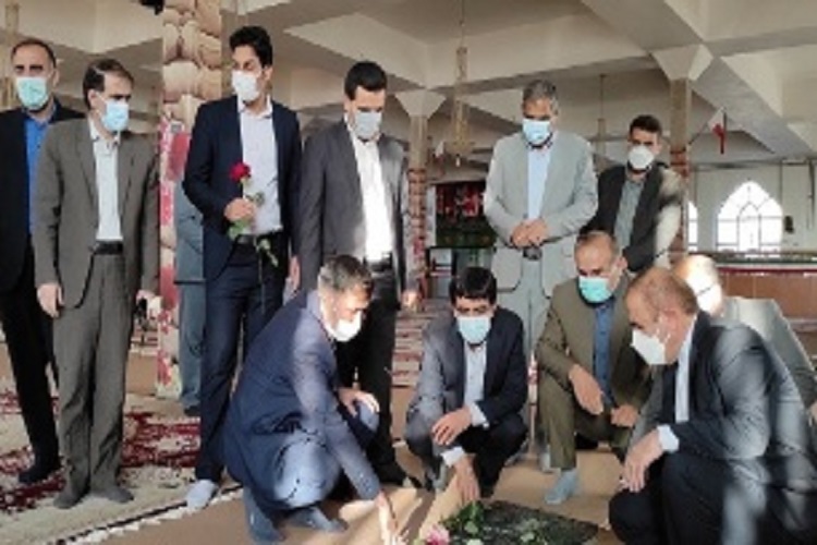 مسئولان آموزش و پرورش در گلزار شهدا