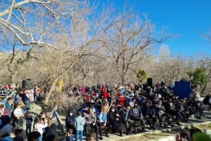 استقبال مسافران از برنامه نوروزگاه شهر سرکان + عکس