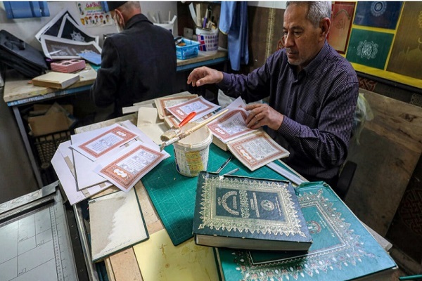 رونق کارگاه مرمت قرآن‌های قدیمی در لیبی