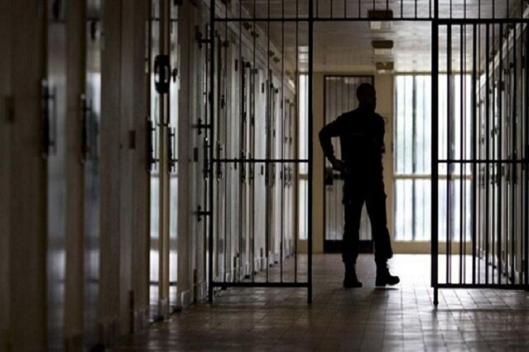 زندانیان زندانیان