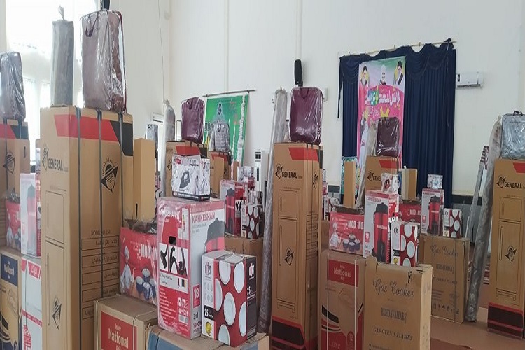 اهدای جهیزیه به نوعروسان