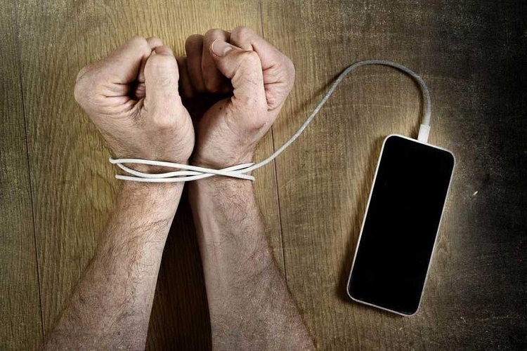 نشرهندگان اکاذیب در جامعه