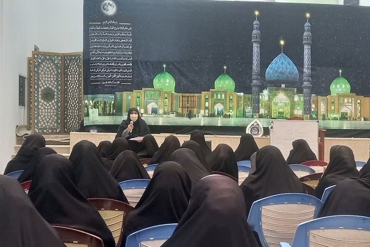 دوره آموزش و توانمندسازی فعالان عفاف و حجاب در حسینیه ثارالله شهر یاسوج