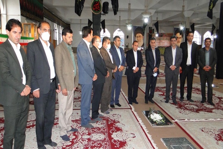 حضور مسئولان استان در گلزار شهدای یاسوج به مناسبت هفته معلم