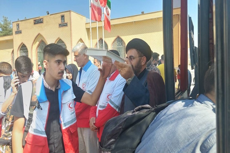 آئین اعزام جوانان هلال احمر خدمترسانی زائران امام رضا(ع) آئین اعزام جوانان هلال احمر خدمترسانی زائران امام رضا(ع)