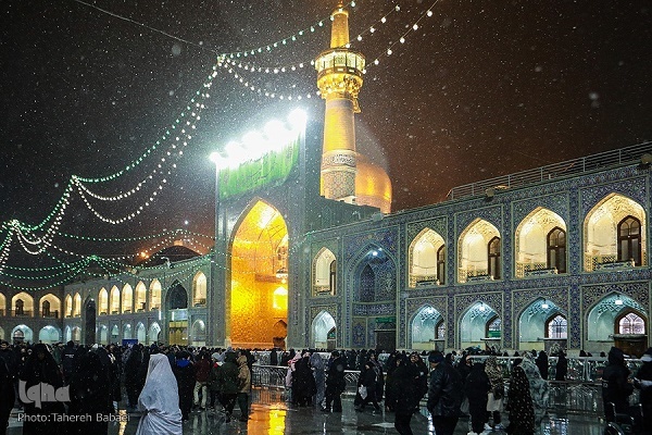 ضیافت معنوی زیر بارش دانه‌های برف