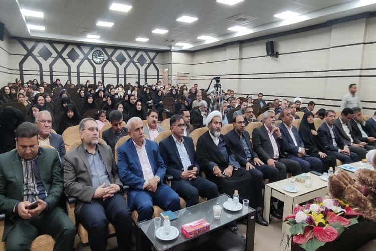 اختتامیه رویداد جایزه جوانی جمعیت با حضور مسئولان در سالن اجتماعات کمیته امداد اختتامیه رویداد جایزه جوانی جمعیت با حضور مسئولان در سالن اجتماعات کمیته امداد