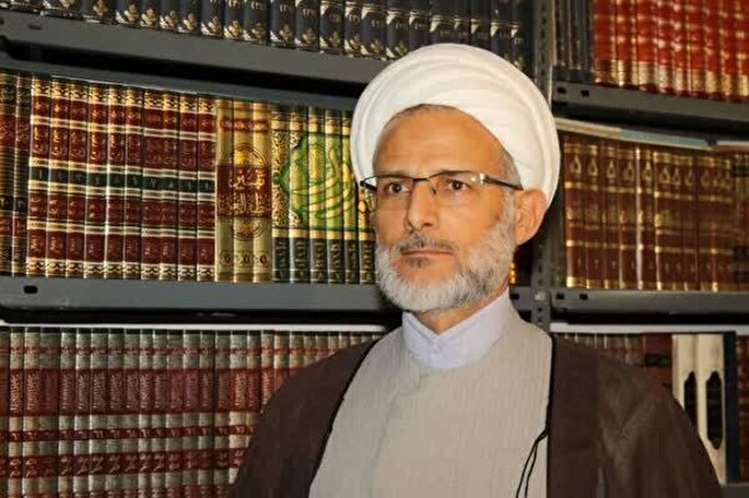 قدردان امام راحل و زحمات ایشان در به ثمر نشستن انقلاب باشیم