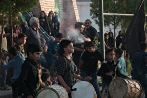 عکس | عزاداری مردم ده‌زیار برای شهدای خدمت