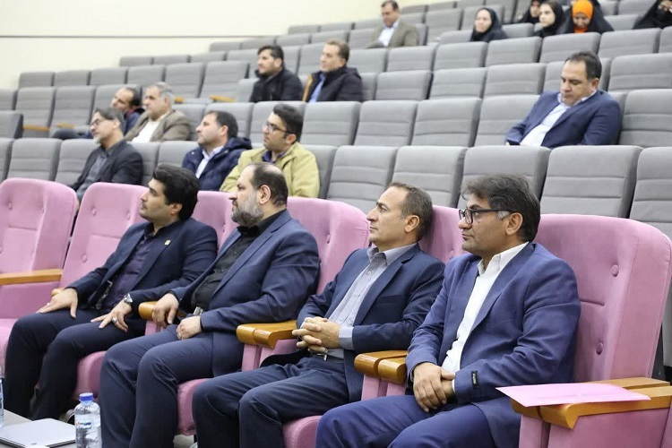 حضور جمعی از اساتید، نخبگان و اندیشه‌ورزان در همایش ملی در دانشگاه یاسوج