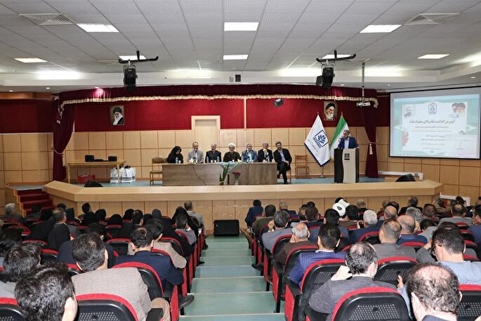 آیین گرامی‌داشت مقام معلم و تجلیل از استادان نمونه دانشگاه مازندران برگزار شد