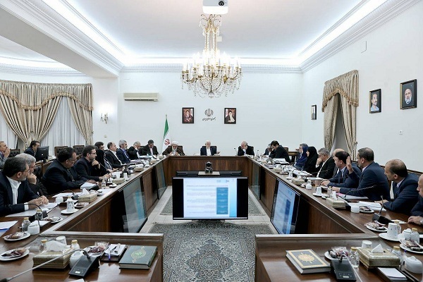 اموال مازاد برای سرمايه‌گذاری در توليد استفاده شود