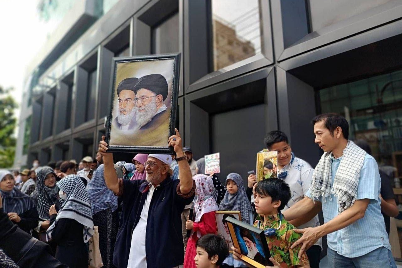 عکس | حمایت مسلمانان تایلند از حق مشروع ایران در دفاع از کشور