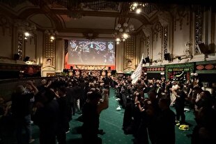 عزاداری اباعبدالله الحسین(ع) در لندن؛ جلوه‌ای از ایمان و همبستگی + فیلم