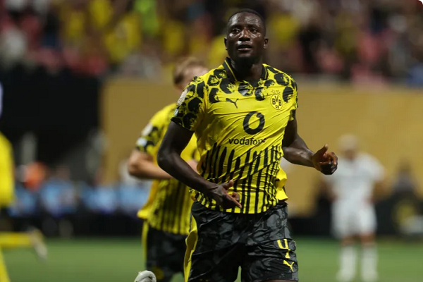 استقبال از قرآن‌خواندن فوتبالیست مهاجم باشگاه آلمانی + فیلم