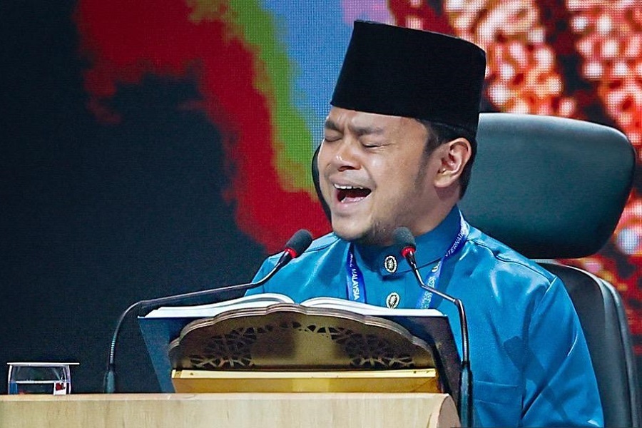 رتبه نخست مسابقات مالزی: آموختن از قاریان کشورهای دیگر عامل موفقیت من بود + فیلم تلاوت