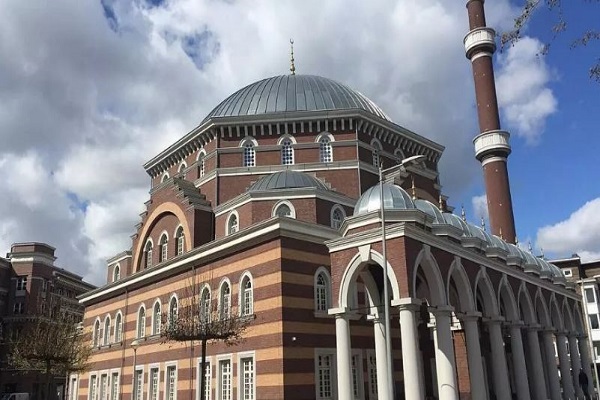 تهدید 9 مسجد در هلند