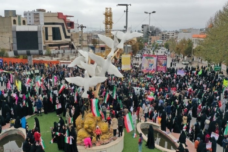 راهپیمایی یوم‌الله ۱۳ آبان‌ماه در میدان هفت تیر یاسوج