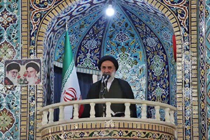 راه مقابله با فشارهای سیاسی و اقتصادی وحدت است