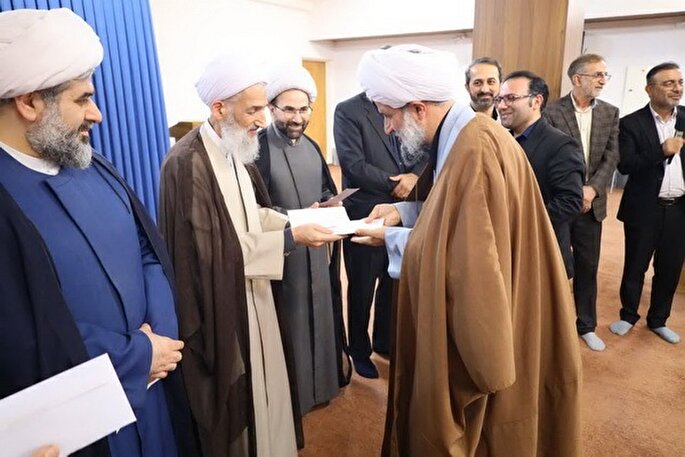 عکس | آیین تجلیل از برگزیدگان مازندرانی چهل‌وهشتمین مسابقات سراسری قرآن در ساری