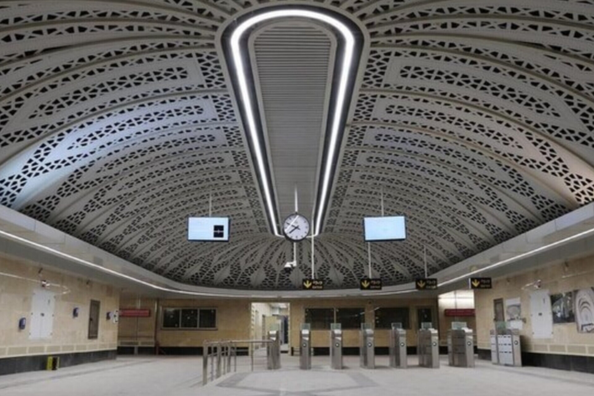 پیوند «هنر، مذهب و معماری» در عمق ۳۴ متری زمین