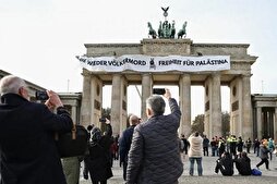 Berlin : un message pour la liberté de la Palestine sur la porte de Brandebourg