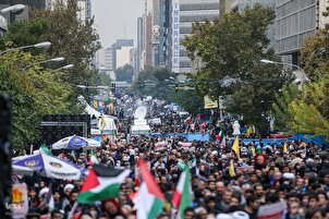 Tehran: studenti ricordano presa ambasciata USA