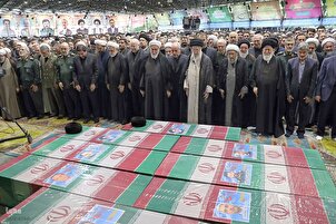 Video - Guida Suprema dirige preghiera sulla salma del presidente Ibrahim Raisi