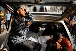 FOTO - Decine di morti in attacco israeliano contro campo profughi a Rafah