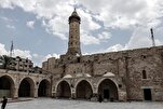Pintu Masjid Besar Al-Omari di Gaza yang dibom Israel, runtuh akibat hujan.