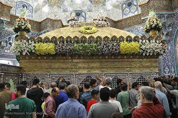 Em Fotos: Santuário Sagrado de Qom Decorado com Flores
