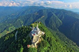 Филм | Қибла — масҷиде бар қуллаи кӯҳҳои сарсабзи Туркия