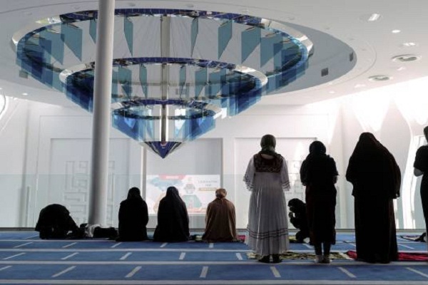 فرانس؛ مسلمان جو ہر روز محدود تر ہوتے جارہے ہیں۔